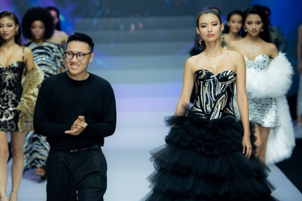 Cao Thiên Trang catwalk thăng hoa, chiếm trọn spotlight tại Fashion show Hoa hậu Hoàn vũ Việt Nam 2023