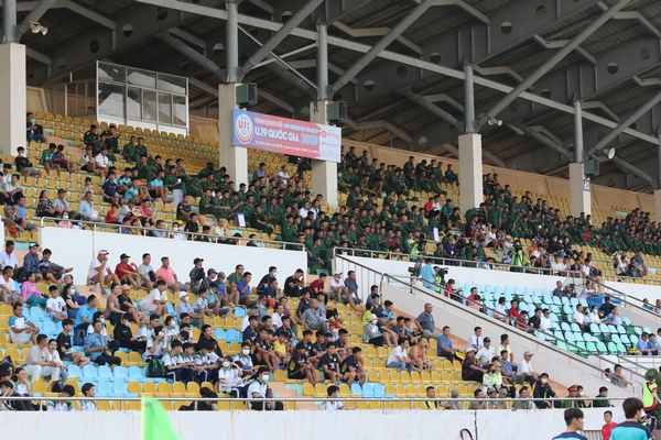 Sắc xanh đặc biệt trên SVĐ Tỉnh Tây Ninh trong ngày thi đấu đầu tiên VCK U.19 Quốc gia 2023