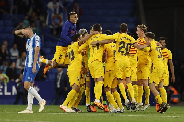 Đánh bại Espanyol, Barca vô địch La Liga trước 4 vòng đấu