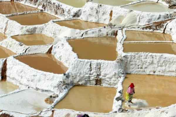 Ao muối chứa thần dược ở Peru