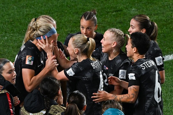 World Cup nữ 2023: Nước chủ nhà có chiến thắng lịch sử ở trận đấu khai mạc