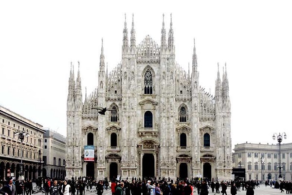 Khám phá vẻ đẹp cổ xưa của thánh đường Duomo Milan