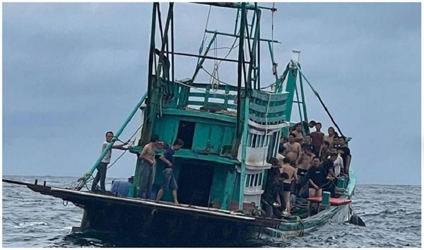 Thuyền chở 41 người nước ngoài gặp sự cố ở Campuchia, 23 người mất tích