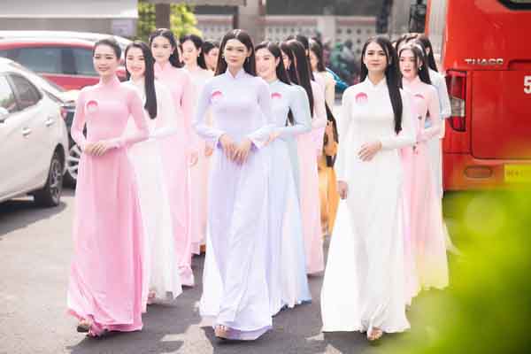 Ngẩn ngơ trước vẻ đẹp của thí sinh 'Hoa hậu Việt Nam' trong tà áo dài truyền thống