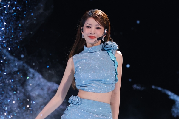 Chi Pu được 'biển fans' cổ vũ nhiệt tình trong show diễn đầu tiên tại Trung Quốc