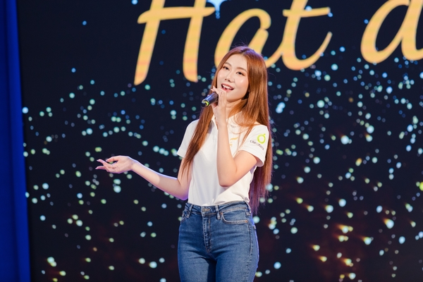 Thí sinh Miss Grand Vietnam 2023 đi hát gây quỹ từ thiện cho các bệnh nhi