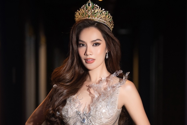 Lê Hoàng Phương gây chú ý ở vòng thi ca hát của Miss Grand International 2023