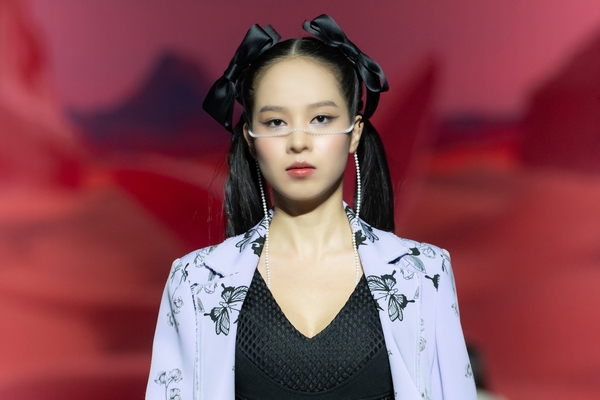 Thanh Thủy - Hoa hậu Việt Nam đầu tiên catwalk tại 'Seoul Fashion Week'