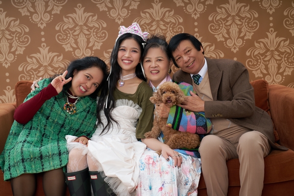 Suni Hạ Linh lần đầu khoe ảnh gia đình, tiết lộ 'gia thế' bất ngờ 