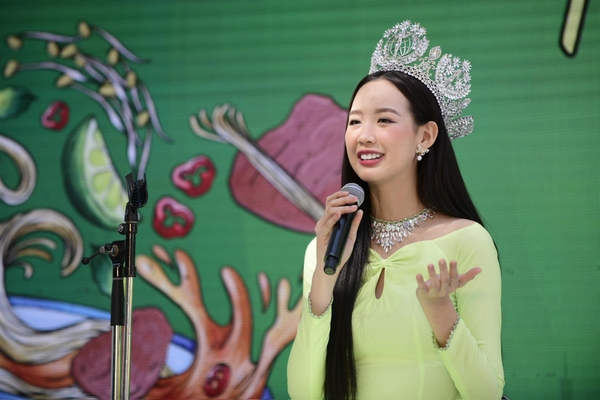 Hoa hậu Bảo Ngọc tự hào quảng bá ẩm thực Việt tại Nhật Bản