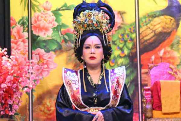 Việt Hương tái ngộ khán giả với kịch dài sau 15 năm
