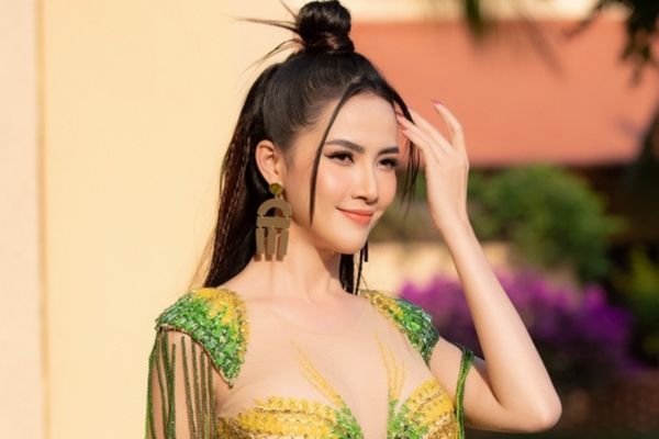 Hoa hậu Phan Thị Mơ: 'Phụ nữ độc lập viết nên câu chuyện cuộc đời'