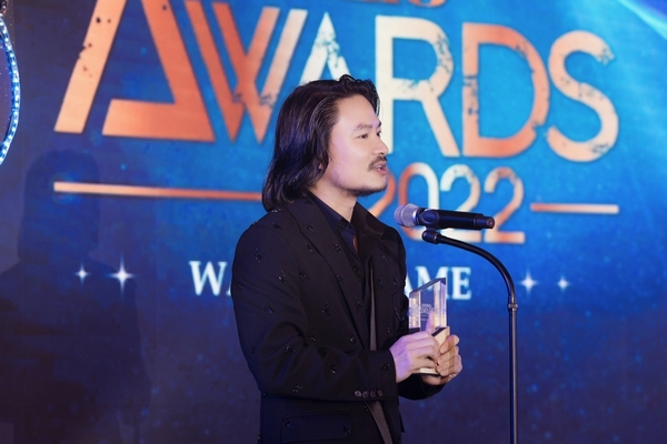 Đạo diễn Hoàng Nhật Nam được vinh danh 'Art Director Of The Year'