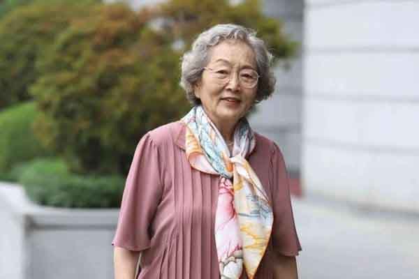 Vai chính đầu tiên của 'người bà quốc dân' Kim Young-ok sau 65 năm diễn xuất