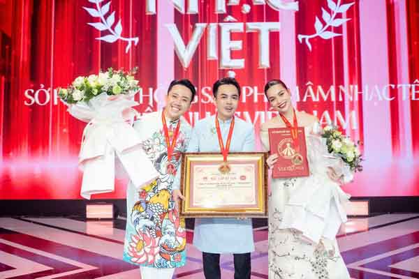 'Gala nhạc Việt' được xác lập và công nhận kỷ lục mới