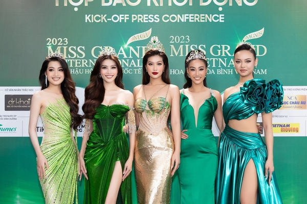 Màn 'đụng độ' visual của Top 5 Miss Grand Vietnam 2022