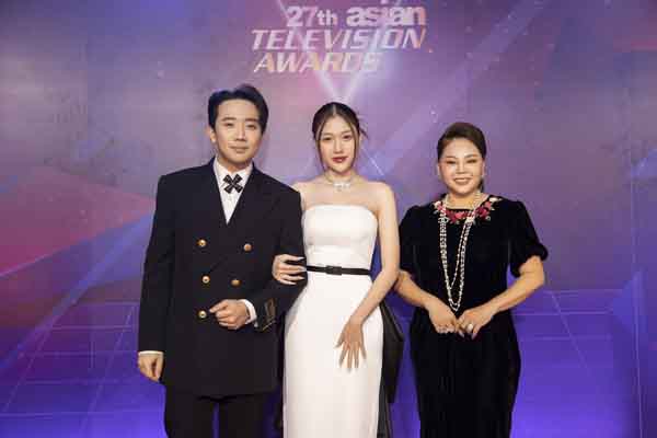 Trấn Thành đưa dàn cast 'Nhà bà Nữ' đổ bộ thảm đỏ 'Giải thưởng truyền hình Châu Á 2022'