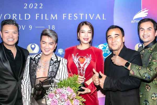 Trương Ngọc Ánh hội ngộ Đàm Vĩnh Hưng, Quyền Linh tại liên hoan phim 'Asia World Film Festival'