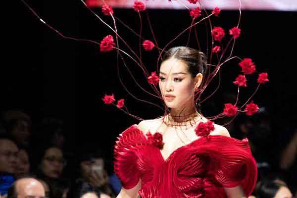Hoa hậu Khánh Vân đảm nhận vai trò đặc biệt tại 'Vietnam International Fashion Week 2022'