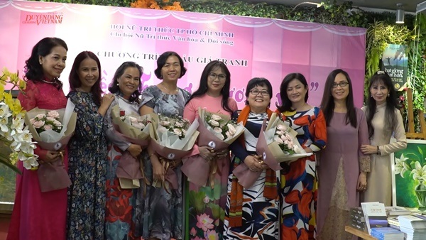 Hội nữ Trí thức TP.HCM hướng về đồng bào miền Trung