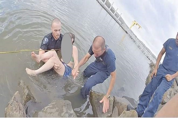 Người phụ nữ bị đuối nước qua cơn nguy hiểm nhờ vào Apple Watch