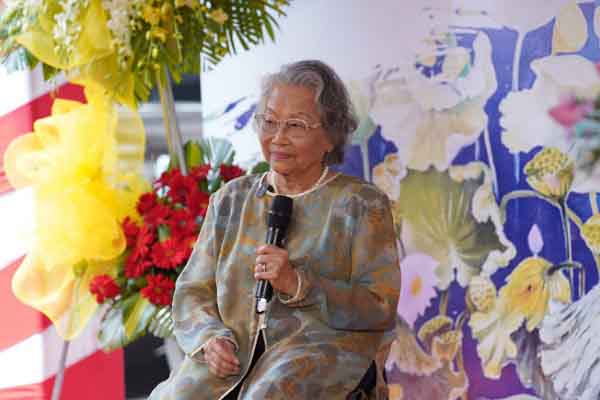 Hành trình đi tìm nét đẹp hoa sen của nữ họa sĩ 86 tuổi