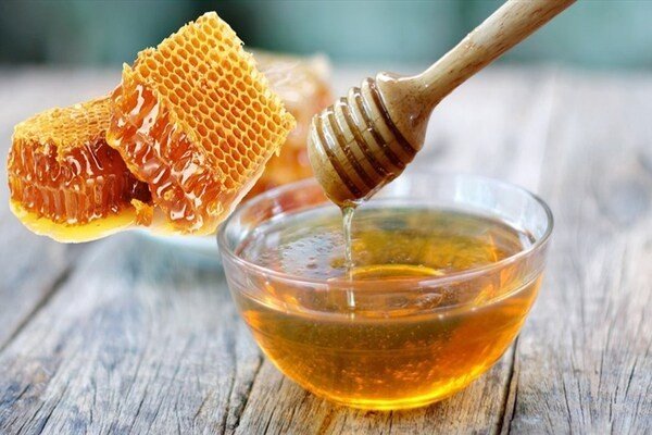 Mật ong và những loại thực phẩm cha mẹ cần tránh cho trẻ dưới 3 tuổi