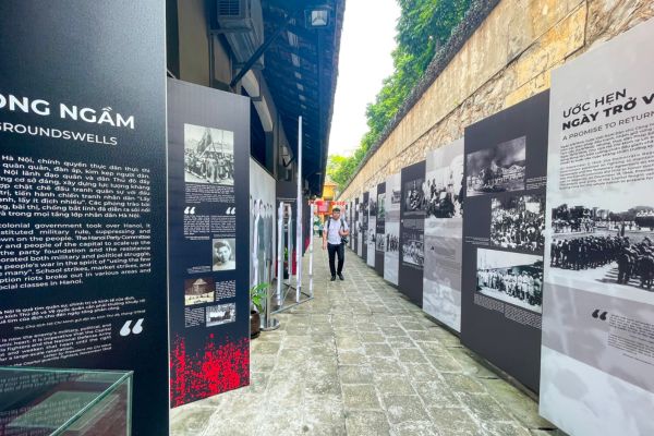 'Sông Hồng cuộn sóng': Nhắc nhớ những ngày chiến đấu kiên cường của quân và dân Thủ đô