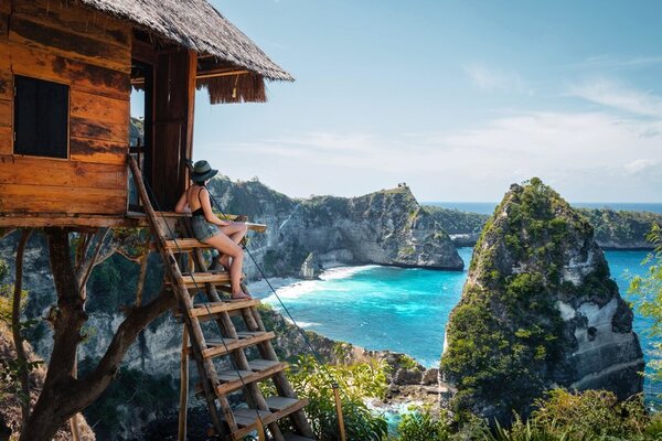 Không được đưa đồ bằng tay trái và những điều cấm kỵ khi du lịch đến Bali
