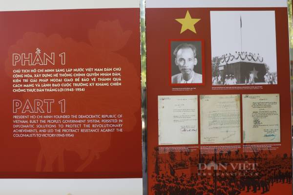 Triển lãm chữ ký và bút tích của Chủ tịch Hồ Chí Minh