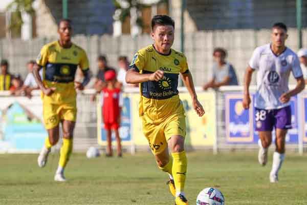 Quang Hải ra sân đá chính cho đội Pau FC…ở giải hạng 5 Pháp