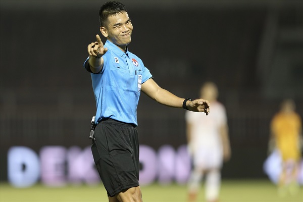 Trọng tài người Thái Lan bắt chính trận 'chung kết sớm' giữa Công An Hà Nội và CLB Hà Nội