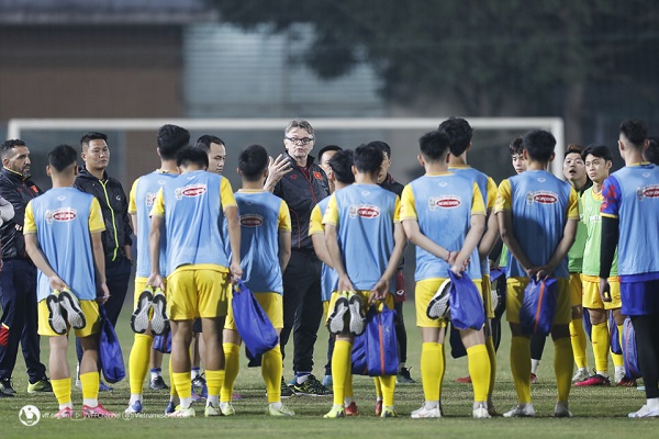 U.23 Việt Nam đá giao hữu với một đội bóng của V.League trước khi sang Qatar