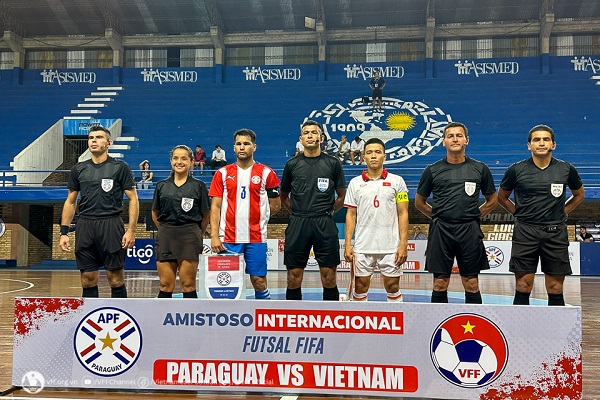 Bị dẫn 3 bàn trong hiệp 1, ĐT Futsal Việt Nam vẫn có được một trận hòa trước đội hạng 9 thế giới