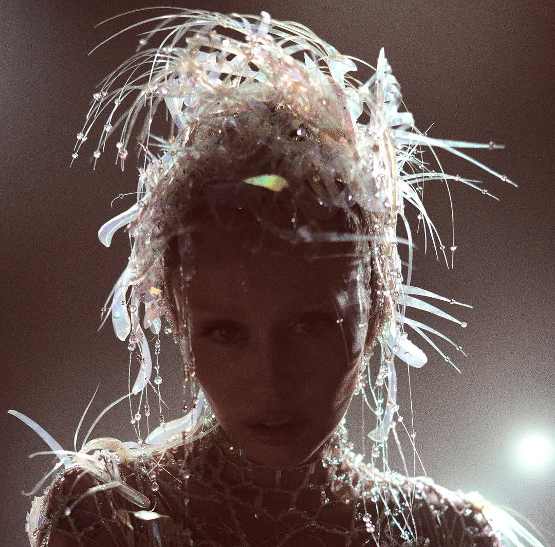 Album "Something Beautiful": Miley Cyrus kể câu chuyện chữa lành và tái sinh qua âm nhạc