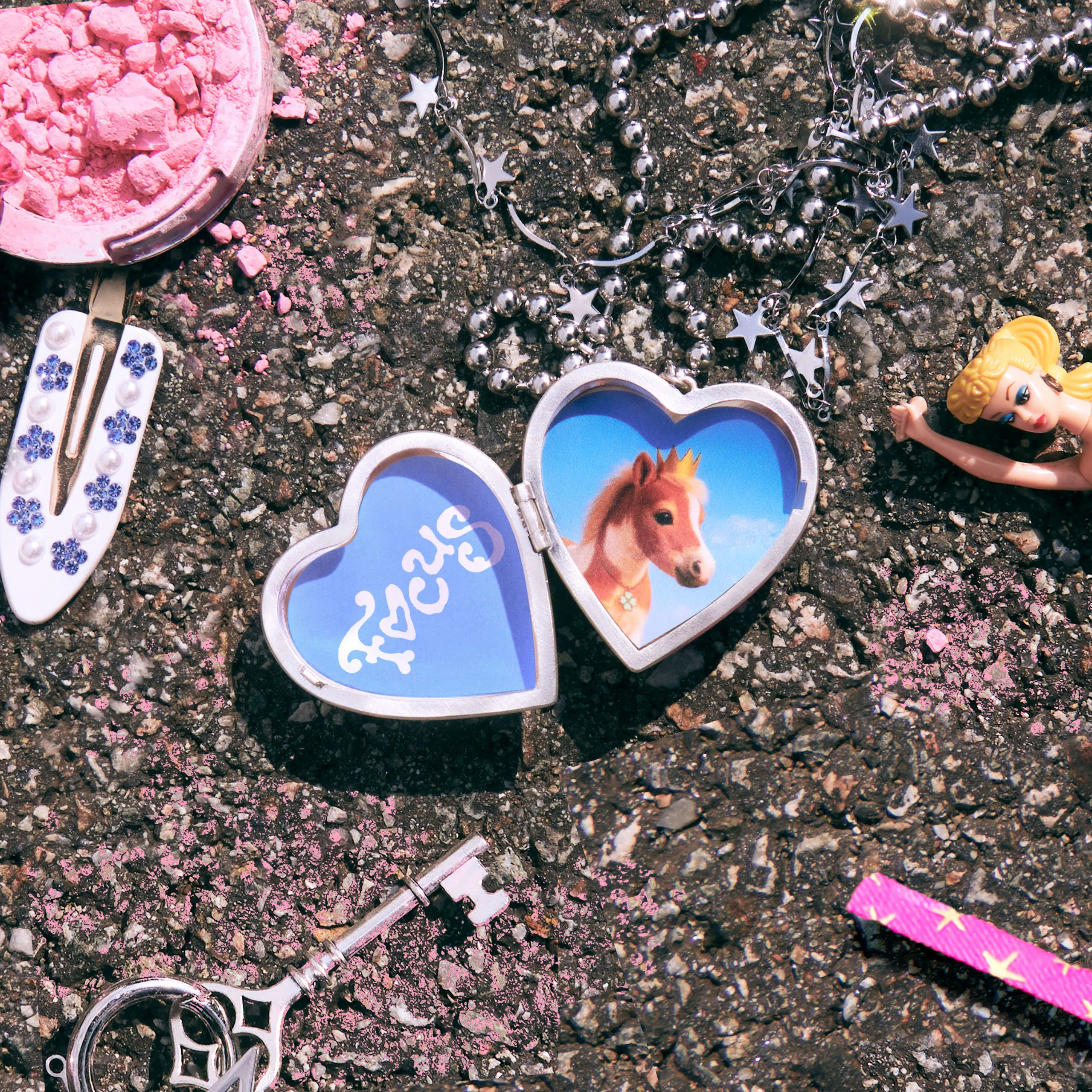 Hearts2Hearts khám phá bản sắc cá nhân qua mini album đầu tay 'FOCUS'