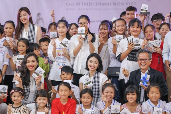 Hành trình Từ Trái Tim:Trao gửi khát vọng lớn đến thanh niên vùng biển đảo