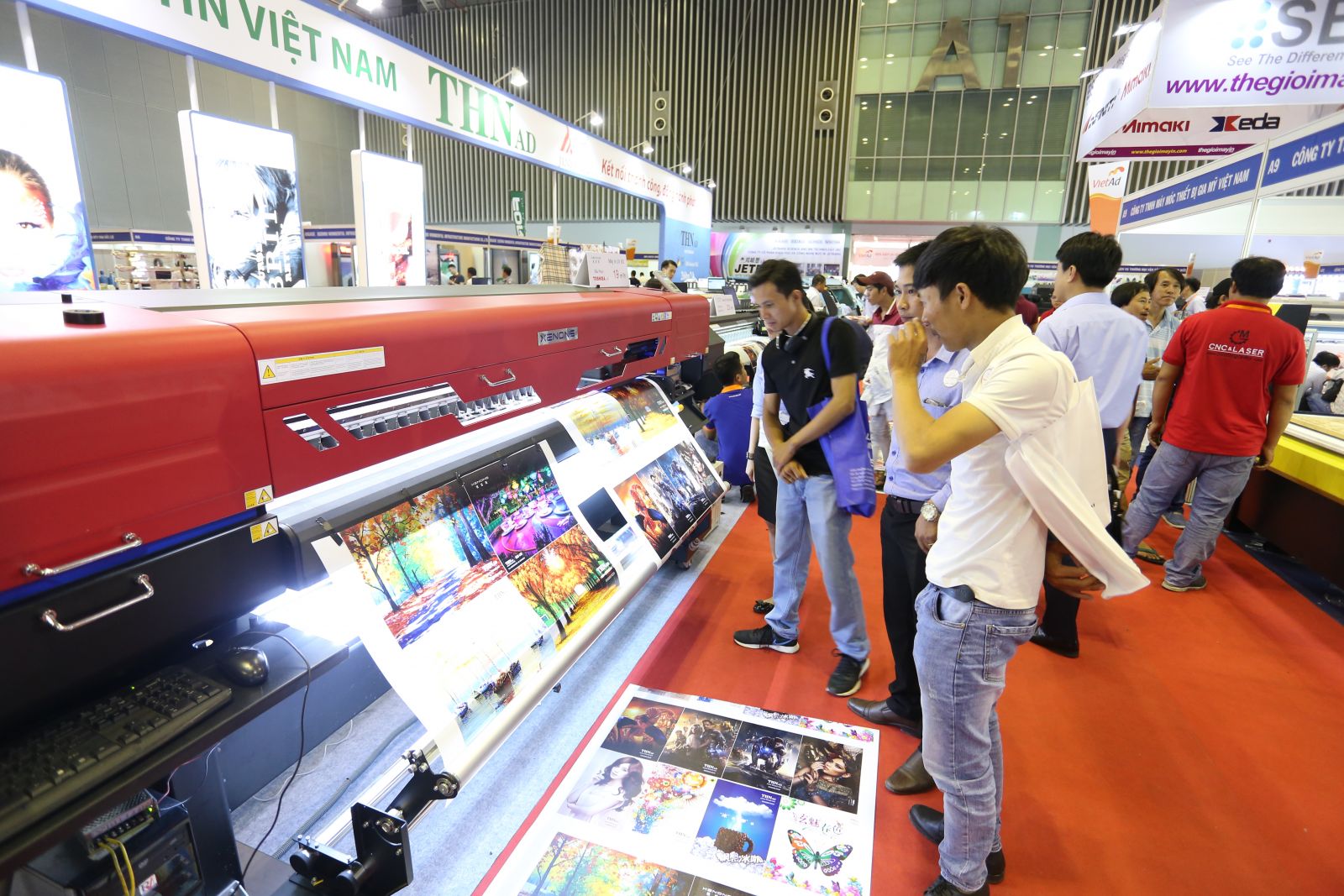 Khai mạc Triển lãm Quốc tế thiết bị và công nghệ quảng cáo Việt Nam