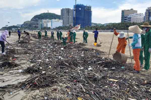 3.300 người dọn khoảng 400 tấn rác tại bãi biển Vũng Tàu