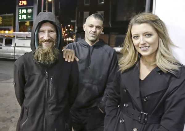 Cô gái 9X lập quỹ quyên góp 110.000 USD trả ơn người đàn ông vô gia cư