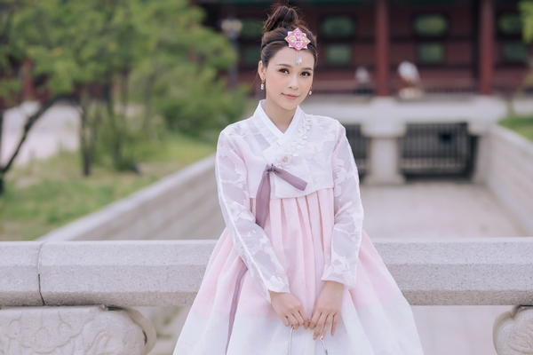 Diện Hanbok, Sam được khen xinh như thần tượng K-pop