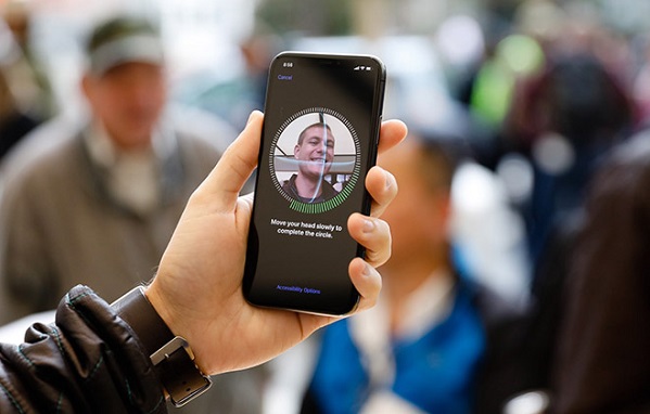 Face ID trên iPhone X gặp sự cố: Apple sẵn sàng đổi máy mới