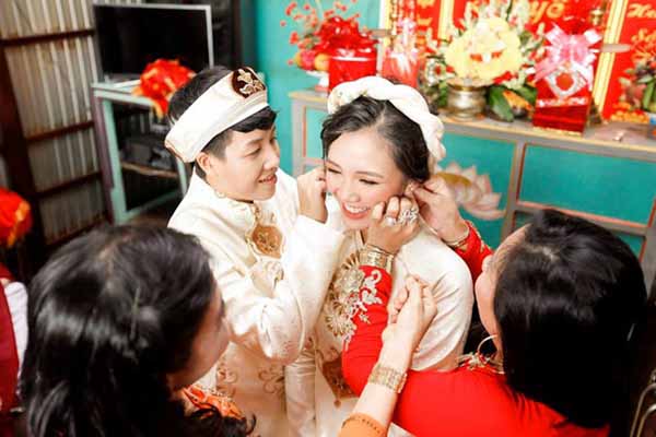 Hot nhất: Sao nữ Việt Nam đầu tiên công khai kết hôn đồng giới