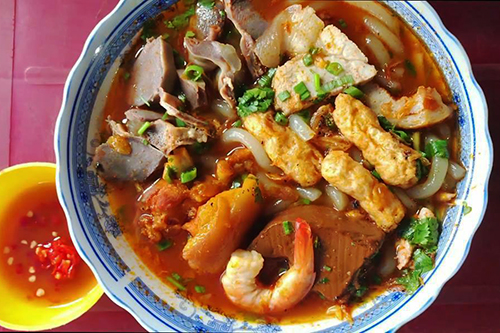 Bánh canh ngon ngất ngây không đổi vị ở Sài Gòn sau nhiều năm