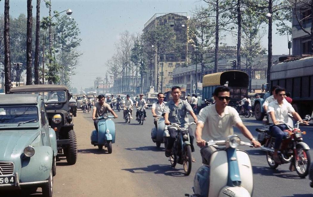 Những chiếc xe máy đời đầu: Dấu ấn huyền thoại một thời