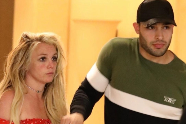 Britney Spears xuất hiện tiều tuỵ sau tin đồn bị quản thúc