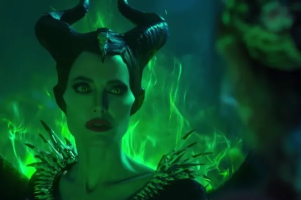 Angelina Jolie trở lại dữ dội và quyến rũ trong “Tiên hắc ám 2”