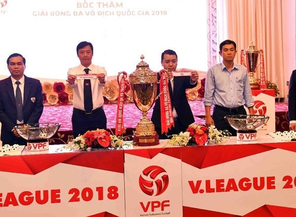 Bầu Tú ra tay: CHỐT vụ bản quyền truyền hình V-League 2018