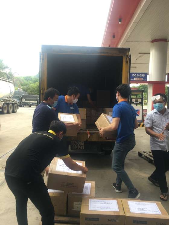 Hàng được chuyển đến cho người dân Đà Nẵng chống COVID-19