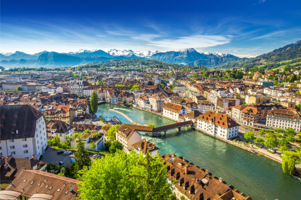 Xiêu lòng vì vẻ đẹp cổ kính của Lucerne